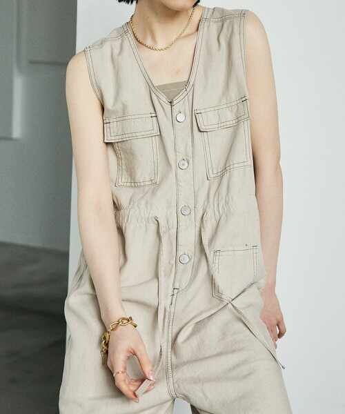 SOMETHING（サムシング）の「SOMETHING × FREAK'S STORE/サムシング 別注 Summer 3pockets Combinaison /サマー 3ポケットコンビネゾン/サロペット/デニムコンビネゾン/レーヨンリネンコンビネゾン（つなぎ/オールインワン・レディース・ネイビー/ベージュ/バーガンディー・SMALL/MEDIUM）」の11枚目の写真