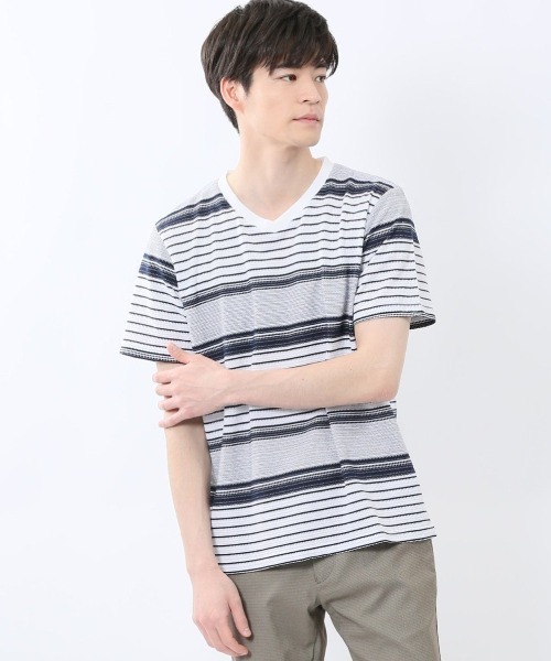 m.f.editorial（エムエフエディトリアル）の「【ストレッチ】m.f.エディトリアル メンズ ポップコーンボーダー Vネック 半袖 Tシャツ（Tシャツ/カットソー・メンズ・グレー系その他2/ネイビー・MEDIUM/LARGE/X-LARGE）」の2枚目の写真