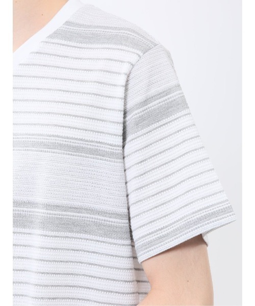 m.f.editorial（エムエフエディトリアル）の「【ストレッチ】m.f.エディトリアル メンズ ポップコーンボーダー Vネック 半袖 Tシャツ（Tシャツ/カットソー・メンズ・グレー系その他2/ネイビー・MEDIUM/LARGE/X-LARGE）」の22枚目の写真