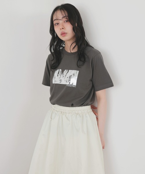 LIAN(リアン)の「シルバー箔プリントコンパクトT(Tシャツ/カットソー・レディース・オフホワイト/ブラック/チャコールグレー・FREE)」の4枚目の写真