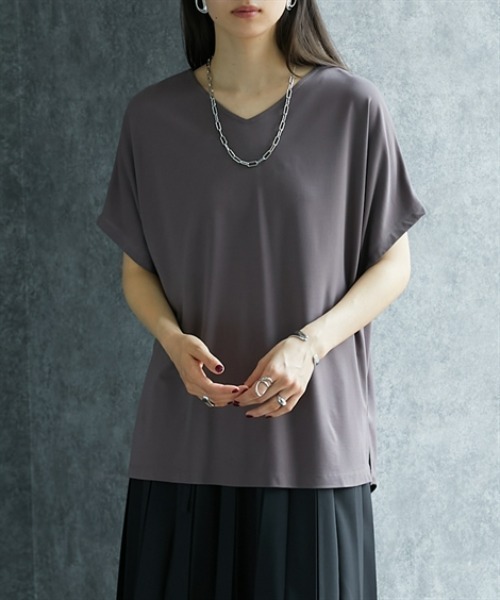 Soiunique（スワユニーク）の「【接触冷感】ゆったりＶネック半袖Ｔシャツ［Soiunique］（Tシャツ/カットソー・レディース・カーキ/ネイビー/ブルー/チャコール/オフホワイト・S～Ｍ/L～LL）」の3枚目の写真