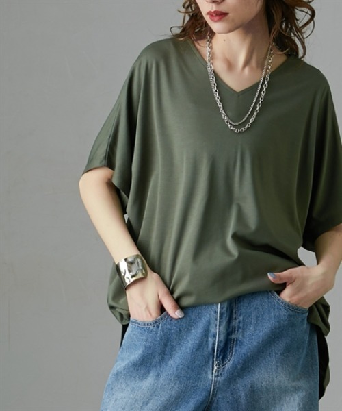 Soiunique（スワユニーク）の「【接触冷感】ゆったりＶネック半袖Ｔシャツ［Soiunique］（Tシャツ/カットソー・レディース・カーキ/ネイビー/ブルー・S～Ｍ/L～LL）」の4枚目の写真