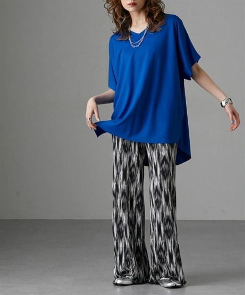 Soiunique（スワユニーク）の「【接触冷感】ゆったりＶネック半袖Ｔシャツ［Soiunique］（Tシャツ/カットソー・レディース・カーキ/ネイビー/ブルー・S～Ｍ/L～LL）」の13枚目の写真