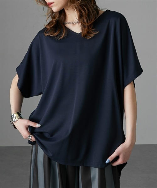 Soiunique（スワユニーク）の「【接触冷感】ゆったりＶネック半袖Ｔシャツ［Soiunique］（Tシャツ/カットソー・レディース・カーキ/ネイビー/ブルー・S～Ｍ/L～LL）」の17枚目の写真