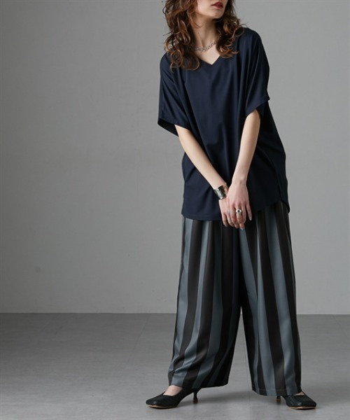 Soiunique（スワユニーク）の「【接触冷感】ゆったりＶネック半袖Ｔシャツ［Soiunique］（Tシャツ/カットソー・レディース・カーキ/ネイビー/ブルー・S～Ｍ/L～LL）」の22枚目の写真