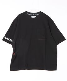 VIRTUOUS（バーチャス）の「【VIRTUOUS/バーチャス】サイドポケットバッグプリント半袖Tシャツ（Tシャツ/カットソー）」