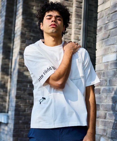 VIRTUOUS(バーチャス)の「【VIRTUOUS/バーチャス】サイドポケットバッグプリント半袖Tシャツ(Tシャツ/カットソー・メンズ・ホワイト/ブラック・X-LARGE/LARGE/MEDIUM)」の5枚目の写真