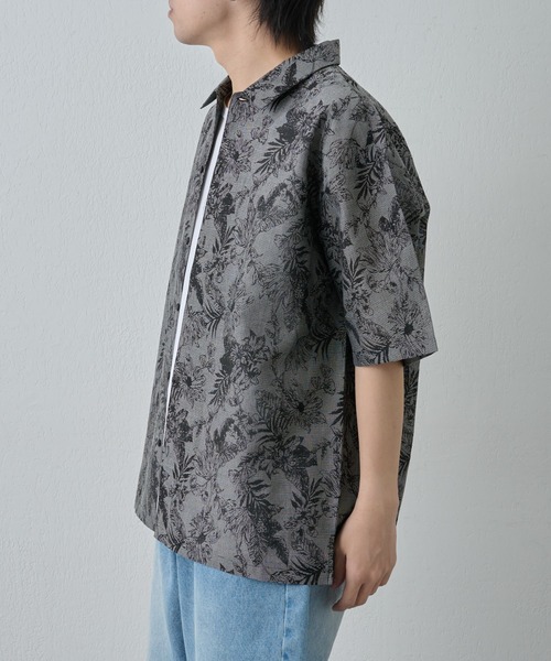 COLONY 2139（コロニートゥーワンスリーナイン）の「アーティフラワー半袖シャツ（シャツ/ブラウス・メンズ・ホワイト/ブラック・MEDIUM/LARGE）」の8枚目の写真