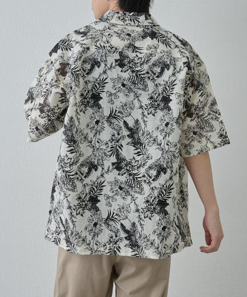 COLONY 2139（コロニートゥーワンスリーナイン）の「アーティフラワー半袖シャツ（シャツ/ブラウス・メンズ・ホワイト/ブラック・MEDIUM/LARGE）」の5枚目の写真