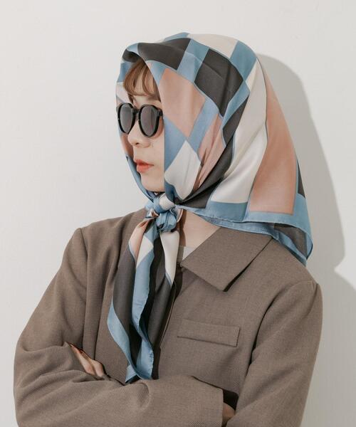 SMELLY（スメリー）の「アソートビッグスカーフ（バンダナ/スカーフ・レディース・グリーン/ネイビー/ブラック/カーキ/ブラウン/ブルー/ブルー系その他/ベージュ・-）」の7枚目の写真