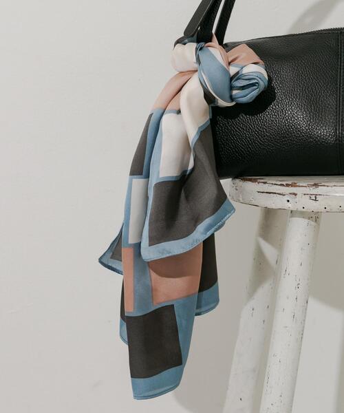 SMELLY（スメリー）の「アソートビッグスカーフ（バンダナ/スカーフ・レディース・グリーン/ネイビー/ブラック/カーキ/ブラウン/ブルー/ブルー系その他/ベージュ・-）」の16枚目の写真