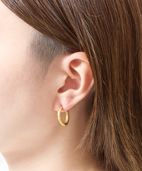 GILD(ギルド)の「GILD ギルド / Large atypical hoop pierced earring シルバー925エイティピカルフープピアス 片耳用 / G251-PC02(ピアス(片耳用)・メンズ・シルバー/プラチナム/ゴールド・FREE)」の4枚目の写真
