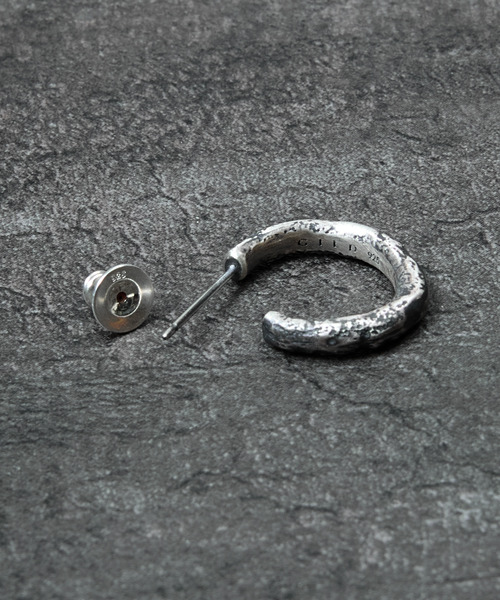 GILD(ギルド)の「GILD ギルド / Large atypical hoop pierced earring シルバー925エイティピカルフープピアス 片耳用 / G251-PC02(ピアス(片耳用)・メンズ・シルバー/プラチナム/ゴールド・FREE)」の8枚目の写真
