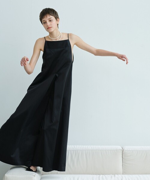 allureville(アルアバイル)の「ドビークロスフレアオールインワン(つなぎ/オールインワン・レディース・ブラック・1/2)」の2枚目の写真