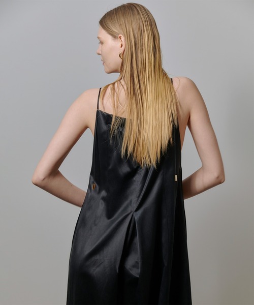 allureville(アルアバイル)の「ドビークロスフレアオールインワン(つなぎ/オールインワン・レディース・ブラック・1/2)」の6枚目の写真