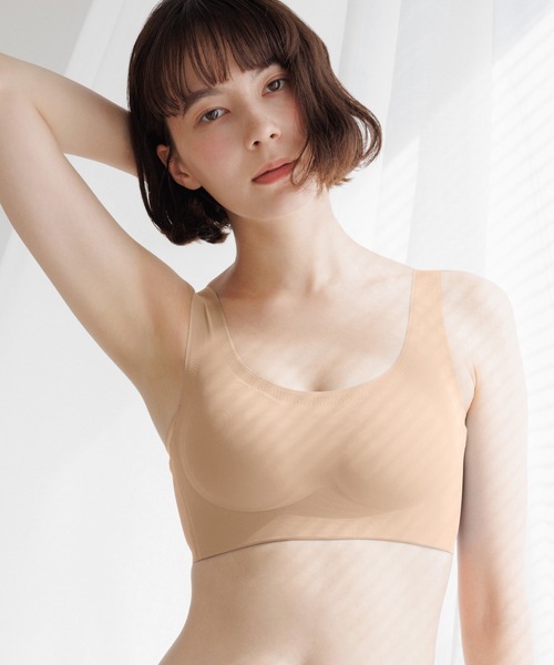 BAMBI WATER（バンビウォーター）の「【昼夜兼用】ノンワイヤーなのにホールド力抜群 外出時もおうちでも 1日中使える ナイトブラ シームレス セットアップ可能（ナイトブラ・レディース・ネイビー/ベージュ/スモークピンク/グレイッシュベージュ/ブルーグレー/ピンクベージュ/ブラック・XXL/XL/L/M/S）」の4枚目の写真