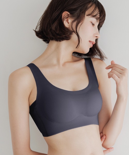 BAMBI WATER（バンビウォーター）の「【昼夜兼用】ノンワイヤーなのにホールド力抜群 外出時もおうちでも 1日中使える ナイトブラ シームレス セットアップ可能（ナイトブラ・レディース・ネイビー/ベージュ/スモークピンク/グレイッシュベージュ/ブルーグレー/ピンクベージュ/ブラック・XXL/XL/L/M/S）」の5枚目の写真