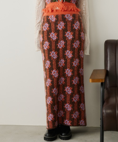 Unitage(ユニテージ)の「ブークレ総柄ジャガードニットスカート(スカート・レディース・グリーン/ブラウン/ボルドー・FREE)」の17枚目の写真