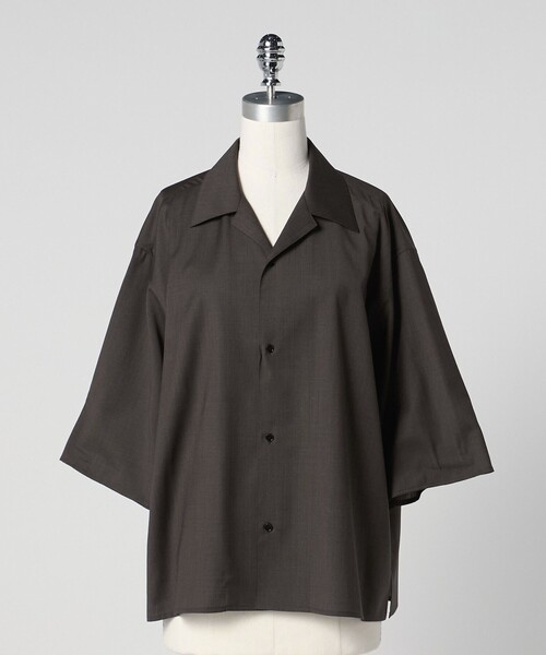 LOEFF（ロエフ）の「＜LOEFF＞トロピカルウール オープンカラー シャツ MEN’S（シャツ/ブラウス・メンズ・ブラウン系/ブラック・1/2）」の2枚目の写真