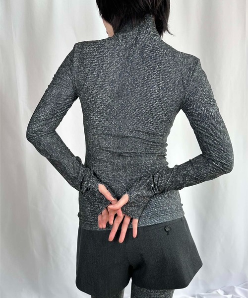 G.V.G.V.(ジーヴィージーヴィー)の「TWEED PRINTED HIGH NECK TOP(Tシャツ/カットソー・レディース・ブラック・ONE SIZE)」の3枚目の写真
