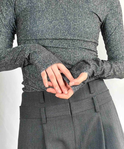 G.V.G.V.(ジーヴィージーヴィー)の「TWEED PRINTED HIGH NECK TOP(Tシャツ/カットソー・レディース・ブラック・ONE SIZE)」の5枚目の写真