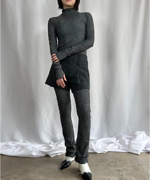 G.V.G.V.(ジーヴィージーヴィー)の「TWEED PRINTED HIGH NECK TOP(Tシャツ/カットソー・レディース・ブラック・ONE SIZE)」の4枚目の写真