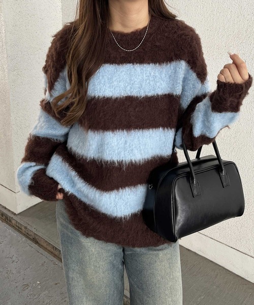 nelliy.（ネルリー）の「ボーダーシャギールーズニット（ニット/セーター・レディース・ブラウン/グレー・FREE）」の2枚目の写真