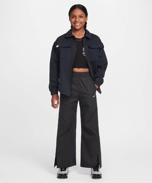 NIKE（ナイキ）の「ナイキ スポーツウェア ジュニア（ガールズ）ウーブン ワイドレッグ パンツ / Nike Sportswear Big Kids' (Girls') Woven Wide-Leg Pants HQ9401-010 Black（その他パンツ・キッズ・ブラック・130/140/150/160）」の7枚目の写真