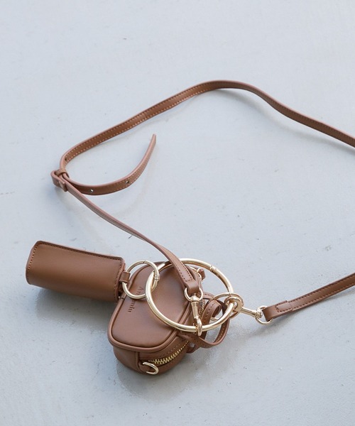 Andemiu（アンデミュウ）の「ボストンリップチャーム574980（ショルダーバッグ・レディース・ブラック/ボルドー/ブラウン・FREE）」の2枚目の写真