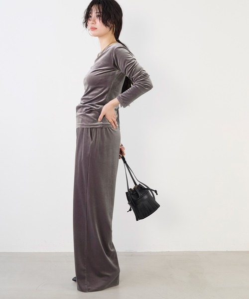 GREYCHORD（グレーコード）の「【GREYCHORD】ベロアロングスリーブトップス-PETRA（Tシャツ/カットソー・レディース・グレー/ベージュ・1）」の9枚目の写真