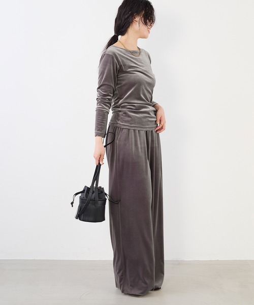 GREYCHORD（グレーコード）の「【GREYCHORD】ベロアロングスリーブトップス-PETRA（Tシャツ/カットソー・レディース・グレー/ベージュ・1）」の8枚目の写真