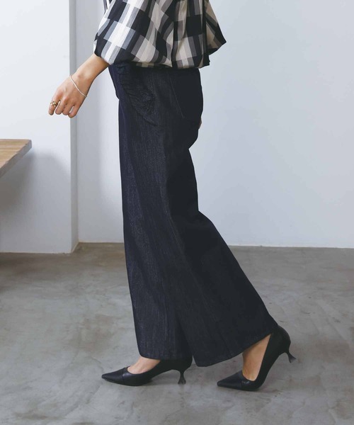 PICCIN(ピッチン)の「ポケットフリルラメデニムパンツ(デニムパンツ・レディース・ブルー・S/M)」の5枚目の写真