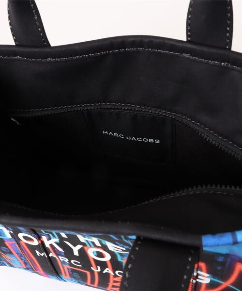 MARC JACOBS（マークジェイコブス）の「THE CITY TOTE BAG MEDIUM/ザ シティ キャンバス トート バッグ ミディアム（トートバッグ・レディース・その他・ONE SIZE）」の12枚目の写真