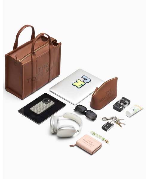 MARC JACOBS（マークジェイコブス）の「THE CITY TOTE BAG MEDIUM/ザ シティ キャンバス トート バッグ ミディアム（トートバッグ・レディース・その他・ONE SIZE）」の4枚目の写真