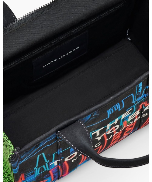 MARC JACOBS（マークジェイコブス）の「THE CITY TOTE BAG MEDIUM/ザ シティ キャンバス トート バッグ ミディアム（トートバッグ・レディース・その他・ONE SIZE）」の7枚目の写真