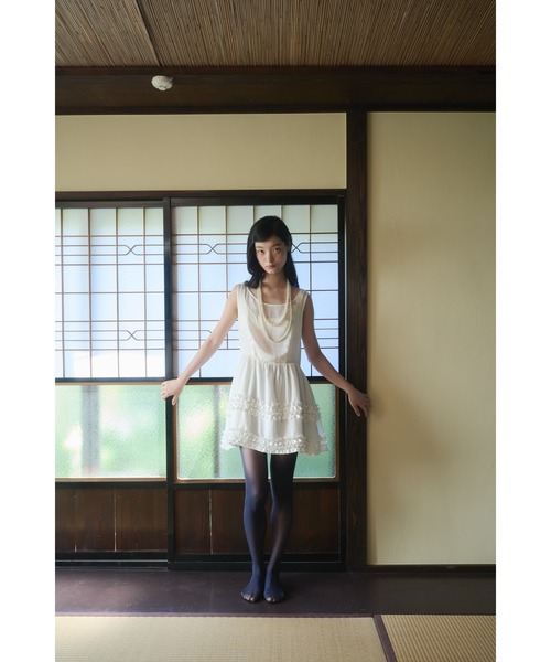 FEKETE（フェケテ）の「vintage satin mini frill dress / ヴィンテージサテンフリルミニワンピース（ワンピース・レディース・アイボリー/グレー・SMALL/LARGE/MEDIUM）」の13枚目の写真