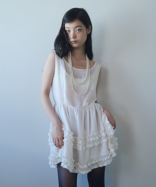 FEKETE（フェケテ）の「vintage satin mini frill dress / ヴィンテージサテンフリルミニワンピース（ワンピース・レディース・アイボリー/グレー・SMALL/LARGE/MEDIUM）」の16枚目の写真