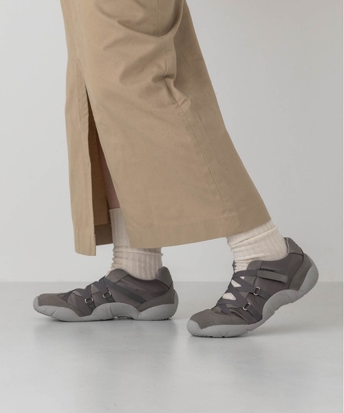 EVOL（イーボル）の「【S-LLサイズ展開・軽量】クロスストラップスニーカー IZ5890（スニーカー・レディース・グレー/レオパード/ブラック・M/S/LL/L）」の9枚目の写真