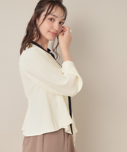 couture brooch（クチュールブローチ）の「【きれいめ・通勤】配色羽織れるブラウス（シャツ/ブラウス・レディース・ホワイト系7/ネイビー系4/グレー系4・42/40/38/36）」の4枚目の写真