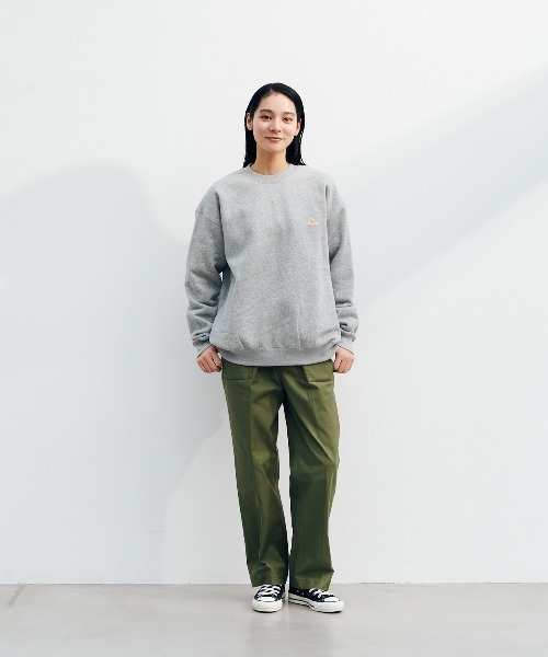 KELTY(ケルティ)の「ミニロゴクルーネックスウェット(スウェット・レディース・ベージュ/杢グレー/ブラック/ホワイト・S/MEDIUM/L/XL)」の3枚目の写真