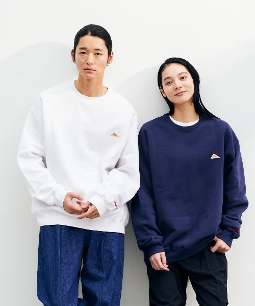 KELTY(ケルティ)の「ミニロゴクルーネックスウェット(スウェット・レディース・ベージュ/杢グレー/ブラック/ホワイト・S/MEDIUM/L/XL)」の5枚目の写真