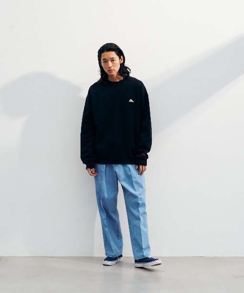 KELTY(ケルティ)の「ミニロゴクルーネックスウェット(スウェット・レディース・ベージュ/杢グレー/ブラック/ホワイト・S/MEDIUM/L/XL)」の7枚目の写真