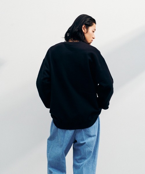 KELTY(ケルティ)の「ミニロゴクルーネックスウェット(スウェット・レディース・ベージュ/杢グレー/ブラック/ホワイト・S/MEDIUM/L/XL)」の8枚目の写真