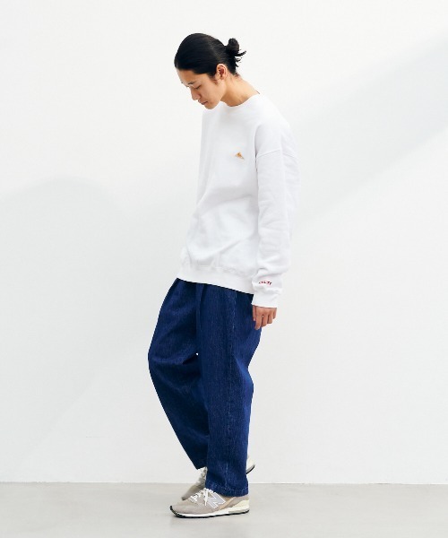 KELTY(ケルティ)の「ミニロゴクルーネックスウェット(スウェット・レディース・ベージュ/杢グレー/ブラック/ホワイト・S/MEDIUM/L/XL)」の11枚目の写真