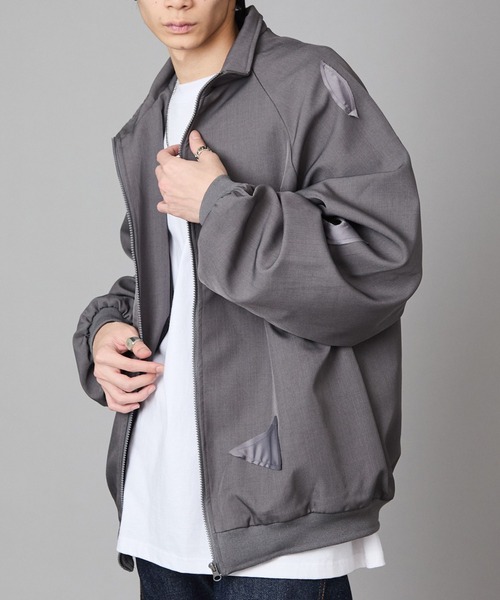 Theater code（シアターコード）の「Switching Full-Zip Blouson / 切り替え風 パッチワーク風 フルジップブルゾン 秋 秋服メンズ 2026年秋冬（ブルゾン・メンズ・ブラック/グレー・M/L）」の2枚目の写真