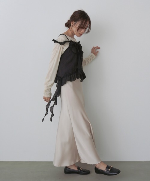 Bab(バブ)の「ラッフルフリルキャミソール(Tシャツ/カットソー・レディース・ブラック/オフホワイト・M)」の20枚目の写真