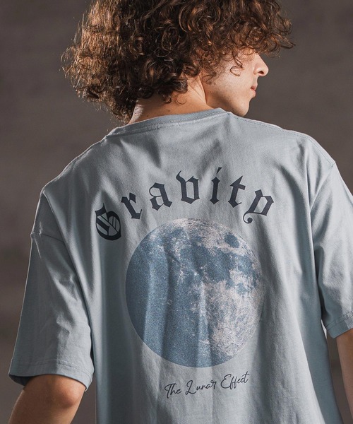 CAMBIO(カンビオ)の「mt9991- プリントT_Gravity Tシャツ(2502110MCB)(Tシャツ/カットソー・メンズ・ホワイト/ブラック/ブルー系その他・L/XL/S/M)」の1枚目の写真
