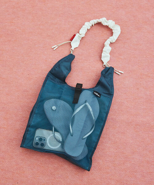 Topologie(トポロジー)の「Topologie/トポロジー Bungee Wrist Strap バンジーリストストラップ(ストラップ単体)(スマホグッズ・メンズ・ナチュラル/ブラック/サックスブルー・ONE SIZE)」の10枚目の写真