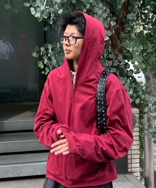 Chikashitsu +(チカシツプラス)の「【Chikashitsu +】light touch cropped hoodie / 【チカシツプラス】ライトタッチクロップドパーカー(パーカー・メンズ・ブラック/レッド/グレー・ONE SIZE)」の3枚目の写真