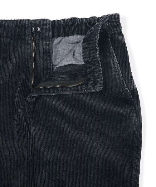 LANVIN en Bleu(ランバンオンブルー)の「ストレッチコーデュロイ スキニーパンツ(スラックス・メンズ・ライトグレー/ブラック/アイボリー・52/50/48/46)」の17枚目の写真